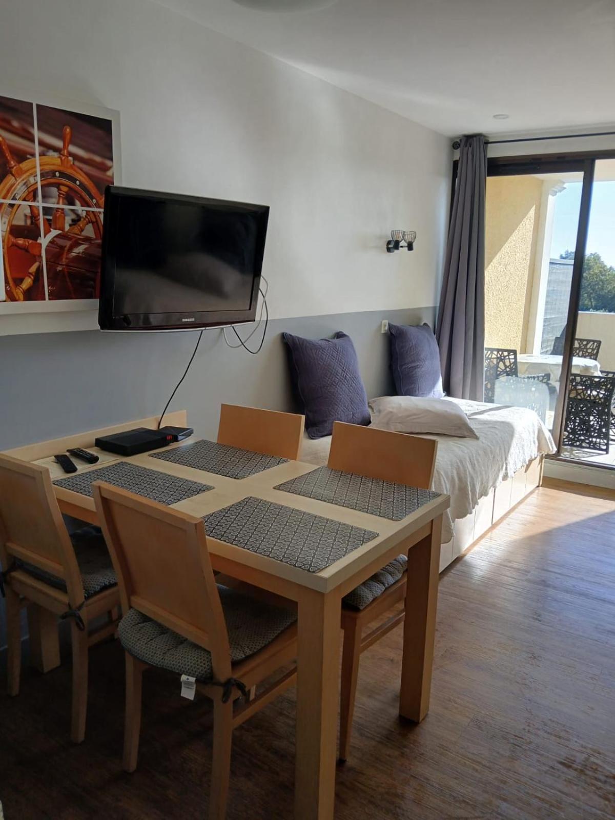 Appartement Grimaud Bord De Mer Экстерьер фото